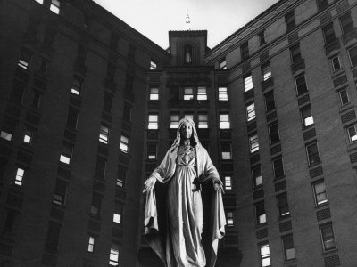 john-dominis-statue-of-mary-in-front-of-catholic-hospital-in-chicago-symbolizing-mother-of-mercy