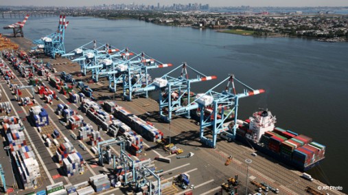 Container ships docked at terminals in Port Elizabeth, NJ, Sept. 8, 2008. [AP File Photo]
