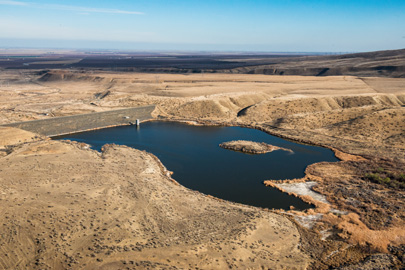 Little Panoche Reservoir and Dam during drought in Feb 2014 / Florence Low