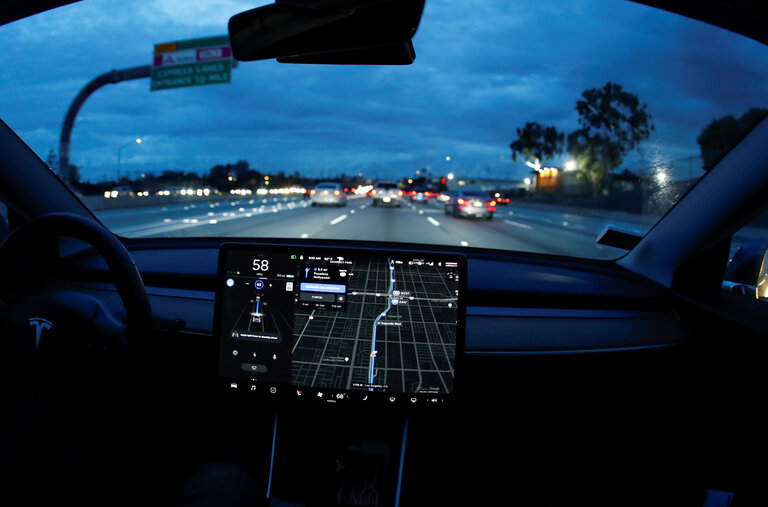 A Tesla using Autopilot navigated a morning rush hour in Los Angeles.