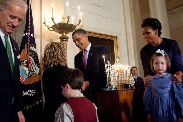 Christmas First Family- Obamas Hannukah 