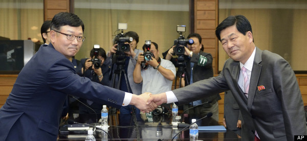 Koreas Hold Talks On Joint Industrial Zone