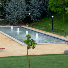 The park that will replace the Frederick Emmons Terman Engineering Center is beginning to take shape after months of demolition and clearing. The park is set to open on schedule later this month. (ROGER CHEN/The Stanford Daily)