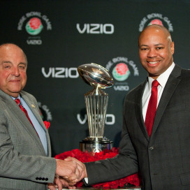 Stanford head coach David Shaw (right) (DON FERIA/isiphotos.com