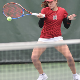 Junior Nicole Gibbs hopes to build off a very successful 2012 season when the No. 5 Card returns to the court this week (STANFORD DAILY FILE PHOTO)