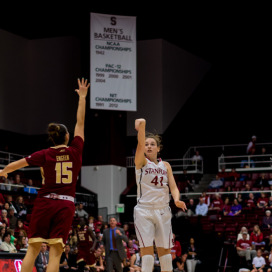 Bonnie Samuelson's recent hot shooting will be needed as the Cardinal heads up to Washington. (NATHAN STAFFA/The Stanford Daily)