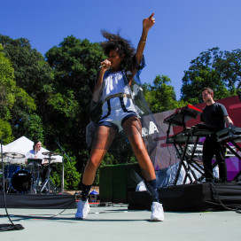 AlunaGeorge at the 2015 Frost Music Festival. (RAHIM ULLAH/The Stanford Daily)