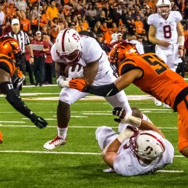 Barry Sanders (center) scored 2 touchdowns and rushed for 97 yards in the Cardinal's 42-24 win over Oregon State. Led by sophomore Christian McCaffrey (206 yards on 30 carries), the Cardinal dominated on the ground, posting 325 rushing yards and 4 touchdowns. (JEREMY TOMPKINS MELAMED/The Daily Barometer)