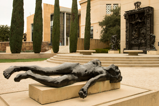 Thumbnail for 'Visitor Center debuts campus tour showcasing Stanford’s excellence in the humanities and arts'