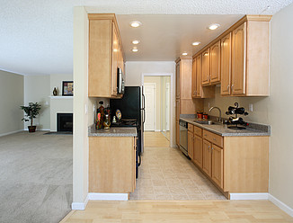 Laurel Grove Apartments - Kitchen