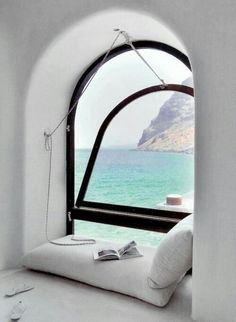 Make time for reading | Reading nook with an ocean breeze. Perfect. #readingnook #wishfulthinking