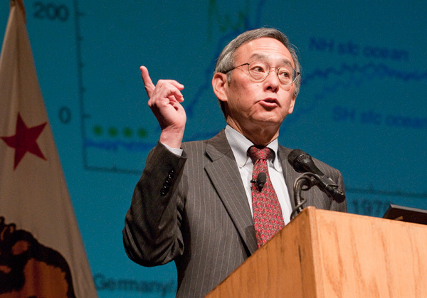 The United States has the opportunity to lead the world in a clean-energy industrial revolution, Steven Chu told the Stanford audience.
