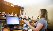 Stanford GSB student presenting in class | Elena Zhukova 
