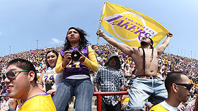 Lakers celebration, faces in the crowd