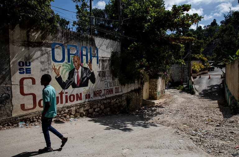 Un mural que representa a Moïse está ubicado cerca de la entrada de su casa en Pétionville, Haití, donde fue asesinado.