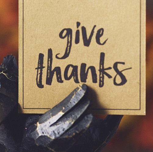 Fall decor depicting 'Give Thanks'