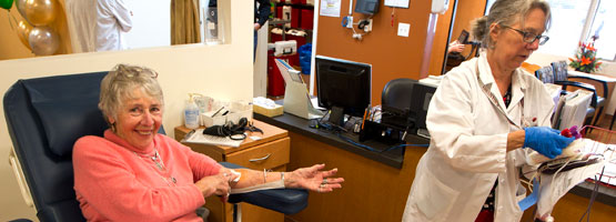 Barbara Tagg donates whole blood at our Menlo Park Center.