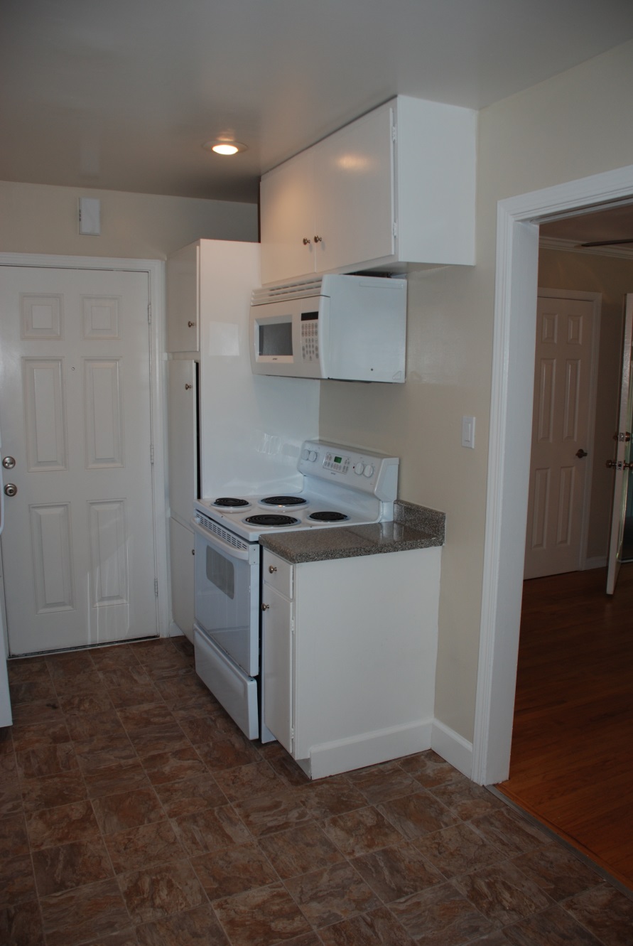 Middle Park Apartments - Kitchen