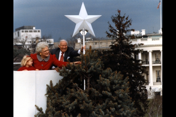 Christmas First Family: Barbara Bush 1989