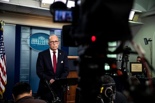 Larry Kudlow, the director of the National Economic Council, boasted in February that the coronavirus was contained in the United States and that “it’s pretty close to airtight.” His private message was more ambiguous.